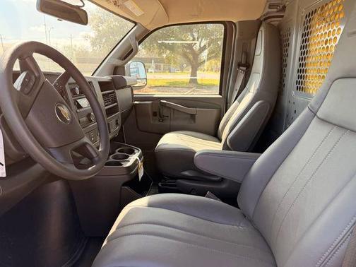 Summit White 2024 Chevrolet Express 2500 Work Van