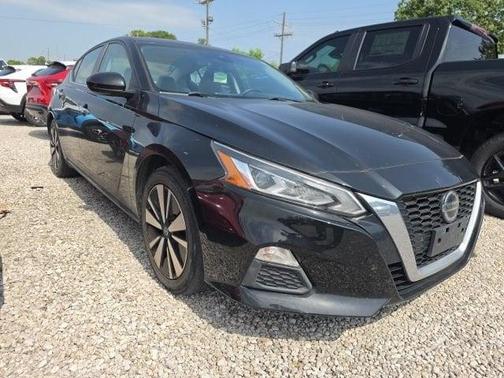 Black 2021 Nissan Altima 2.5 SV