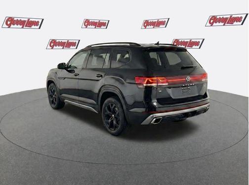 Deep Black Pearl Effect 2025 Volkswagen Atlas 2.0T Peak Edition