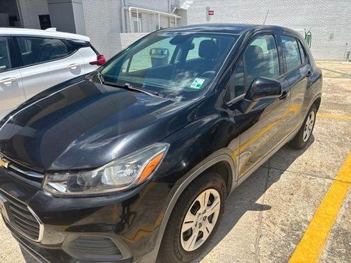 Mosaic Black Metallic 2017 Chevrolet Trax LS