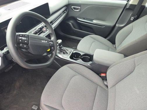 Aurora Black Pearl 2025 Kia K4