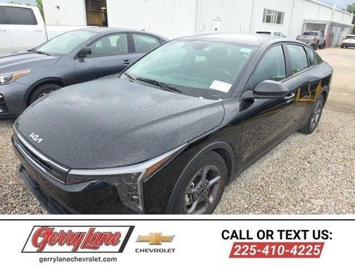 Aurora Black Pearl 2025 Kia K4