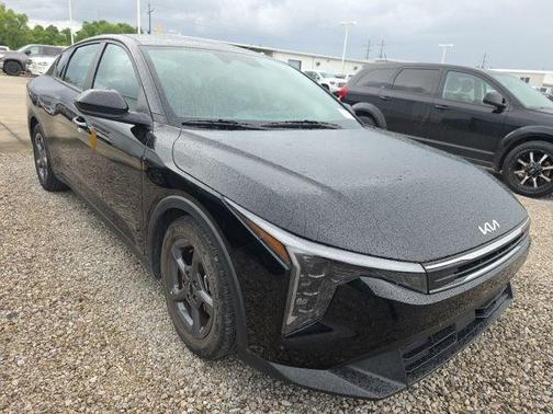 Aurora Black Pearl 2025 Kia K4