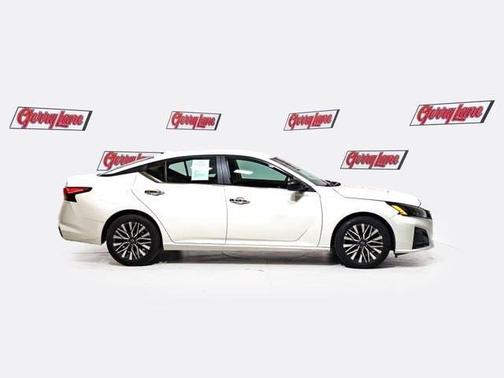 White 2025 Nissan Altima SV