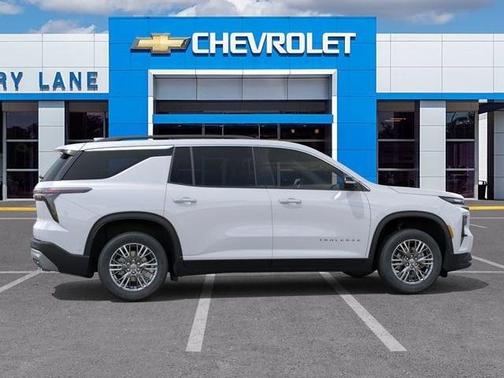 Summit White 2026 Chevrolet Traverse LT