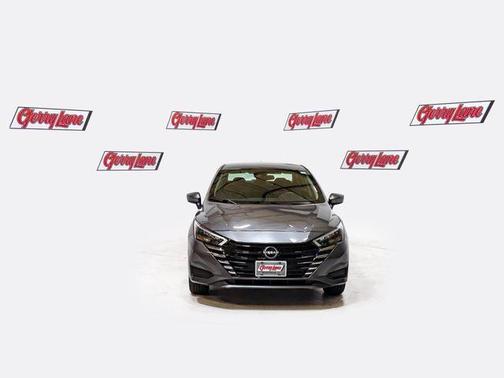 Gun Metallic 2025 Nissan Versa 1.6 SV