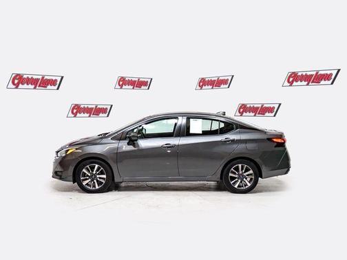 Gun Metallic 2025 Nissan Versa 1.6 SV