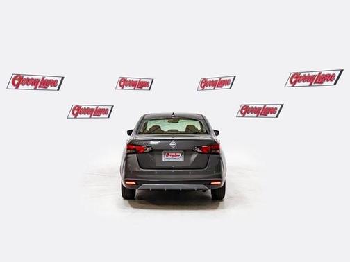 Gun Metallic 2025 Nissan Versa 1.6 SV