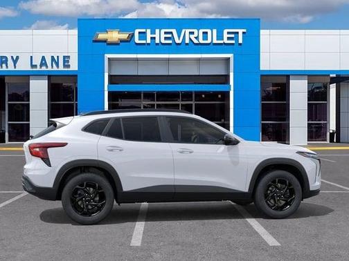 Summit White 2026 Chevrolet Trax LT