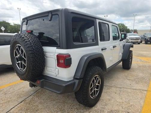 Bright White 2025 Jeep Wrangler Rubicon