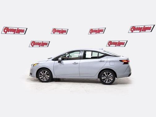 Gray Sky Pearl 2025 Nissan Versa 1.6 SV