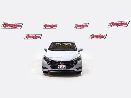 Gray Sky Pearl 2025 Nissan Versa 1.6 SV