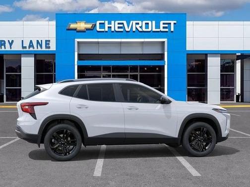 Summit White 2026 Chevrolet Trax ACTIV