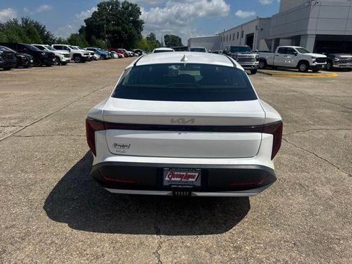 Snow White Pearl 2025 Kia K4