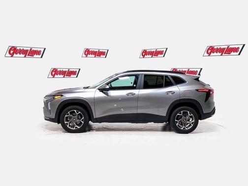 Sterling Gray Metallic 2025 Chevrolet Trax LT