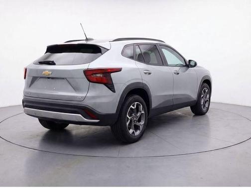 Sterling Gray Metallic 2025 Chevrolet Trax LT