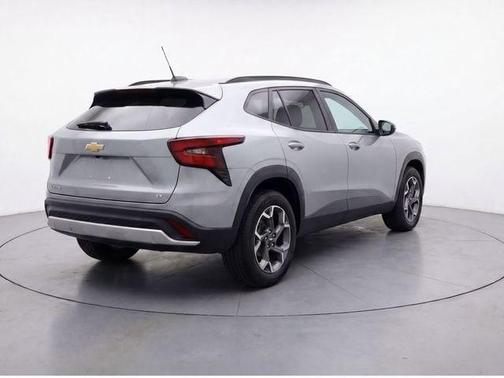 Sterling Gray Metallic 2025 Chevrolet Trax LT