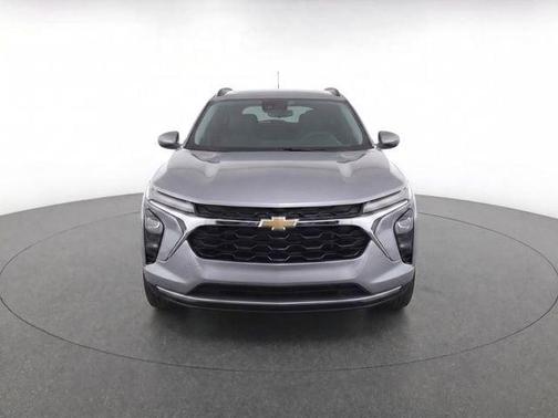 Sterling Gray Metallic 2025 Chevrolet Trax LT