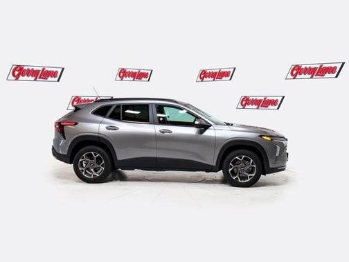 Sterling Gray Metallic 2025 Chevrolet Trax LT