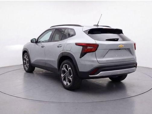 Sterling Gray Metallic 2025 Chevrolet Trax LT