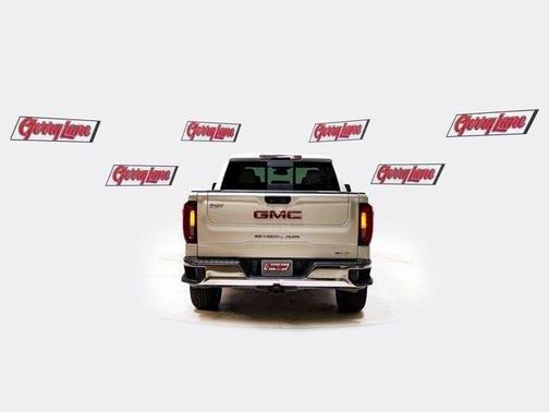 White Frost Tri-Coat 2022 GMC Sierra 1500 SLT