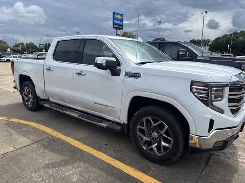Summit White 2025 GMC Sierra 1500 SLT