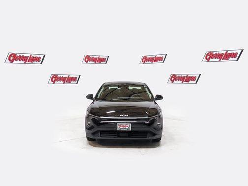 Aurora Black Pearl 2025 Kia K4