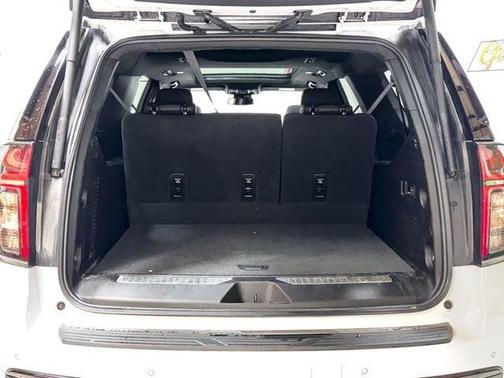 Summit White 2023 Chevrolet Suburban Z71