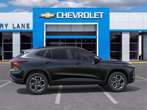 Mosaic Black Metallic 2026 Chevrolet Trax LT