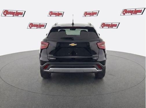 Mosaic Black Metallic 2025 Chevrolet Trax LT