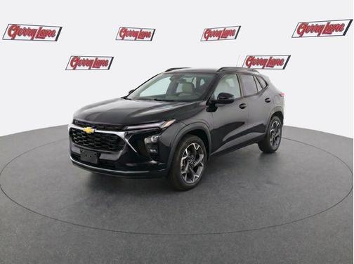 Mosaic Black Metallic 2025 Chevrolet Trax LT