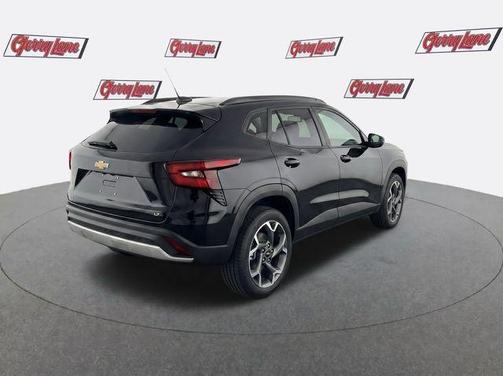 Mosaic Black Metallic 2025 Chevrolet Trax LT