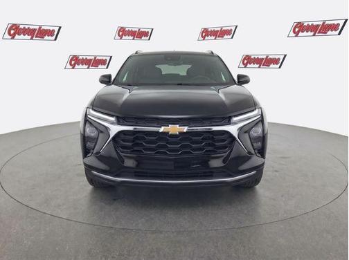 Mosaic Black Metallic 2025 Chevrolet Trax LT