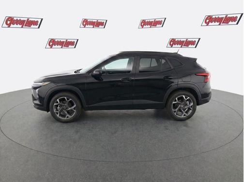 Mosaic Black Metallic 2025 Chevrolet Trax LT