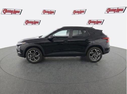 Mosaic Black Metallic 2025 Chevrolet Trax LT