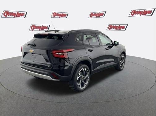 Mosaic Black Metallic 2025 Chevrolet Trax LT