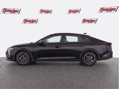 Aurora Black Pearl 2025 Kia K4
