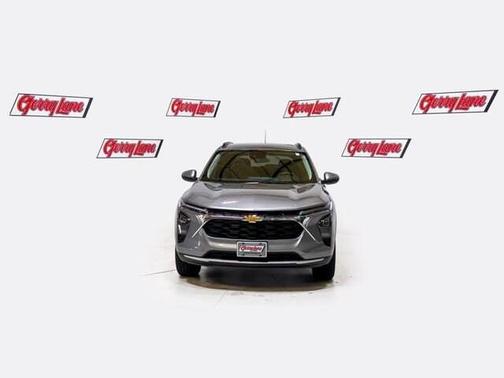 Sterling Gray Metallic 2025 Chevrolet Trax LT