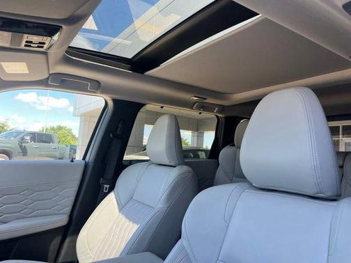 2025 Mitsubishi Outlander SEL