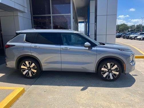 2025 Mitsubishi Outlander SEL
