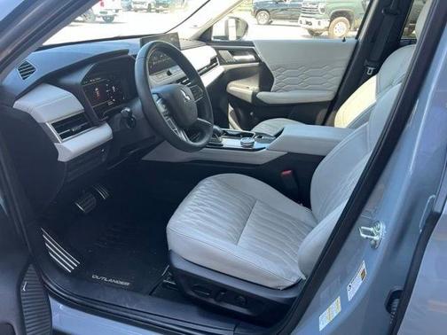 2025 Mitsubishi Outlander SEL