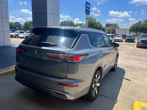 2025 Mitsubishi Outlander SEL