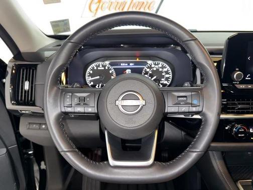 Black 2024 Nissan Pathfinder SV