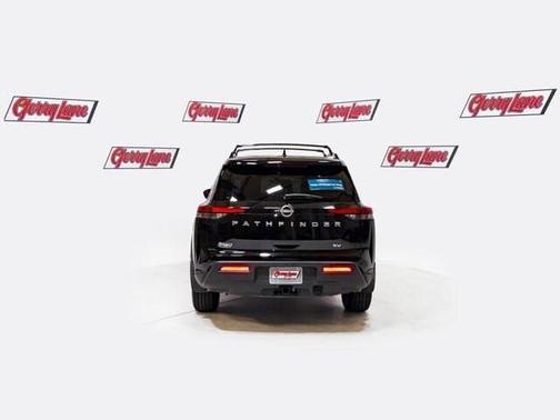 Black 2024 Nissan Pathfinder SV
