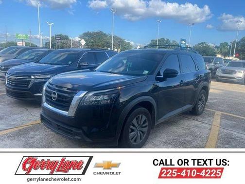 Black 2024 Nissan Pathfinder SV