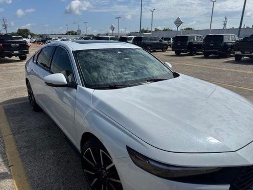 White 2023 Honda Accord Hybrid Touring