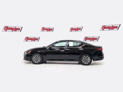Super Black 2025 Nissan Altima SV