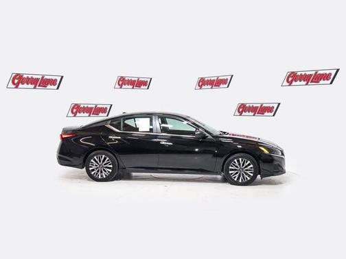 Super Black 2025 Nissan Altima SV