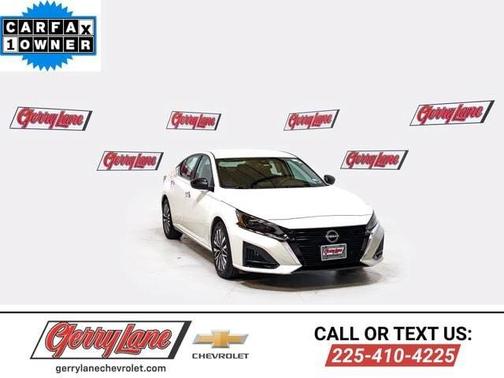 Glacier White 2025 Nissan Altima SV