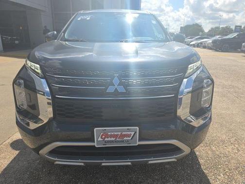 Graphite Gray 2024 Mitsubishi Outlander SE